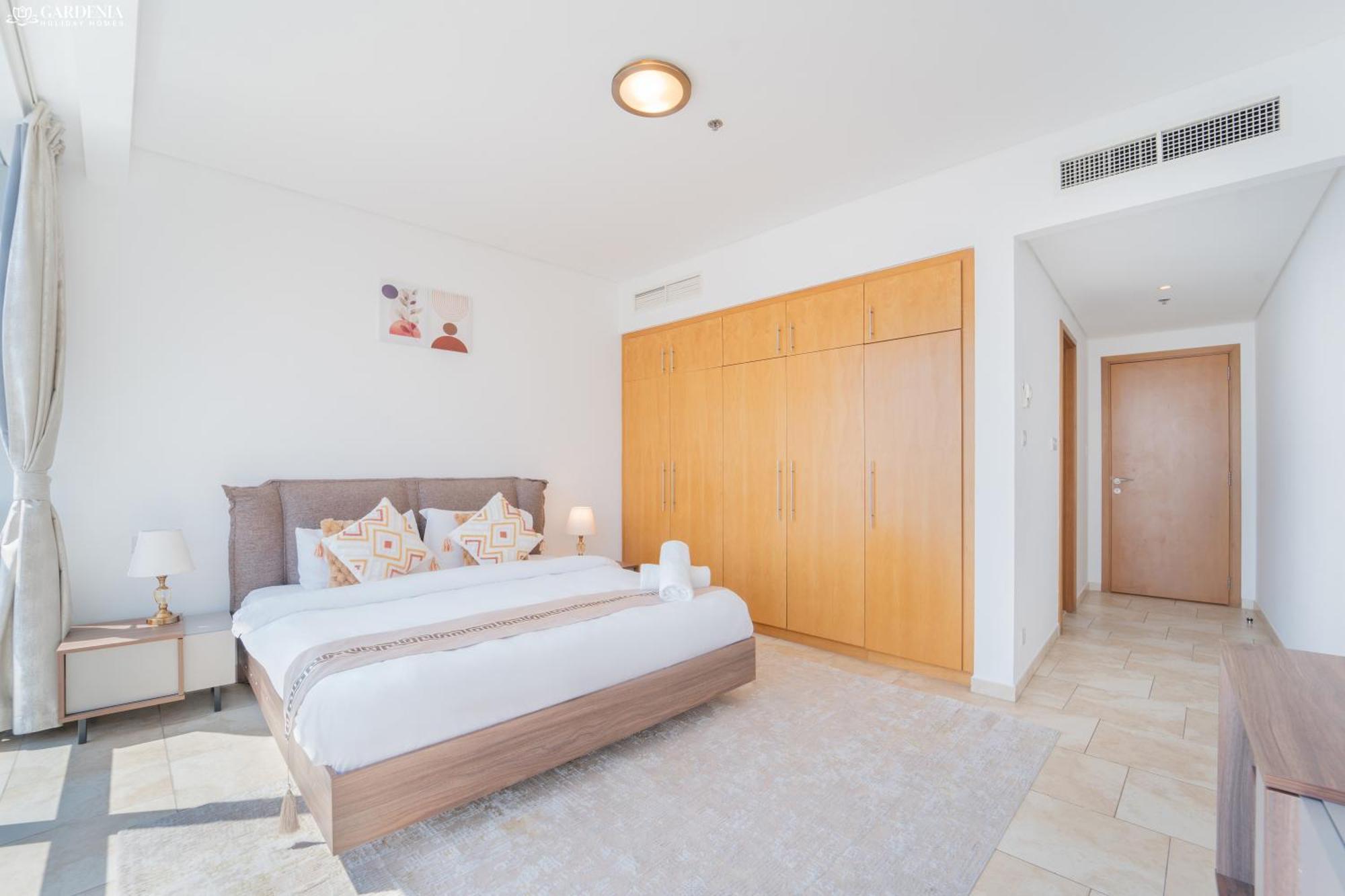 Apartment Gardenia Al Fattan Marine Suites: Beachfront Luxury With Sea Views