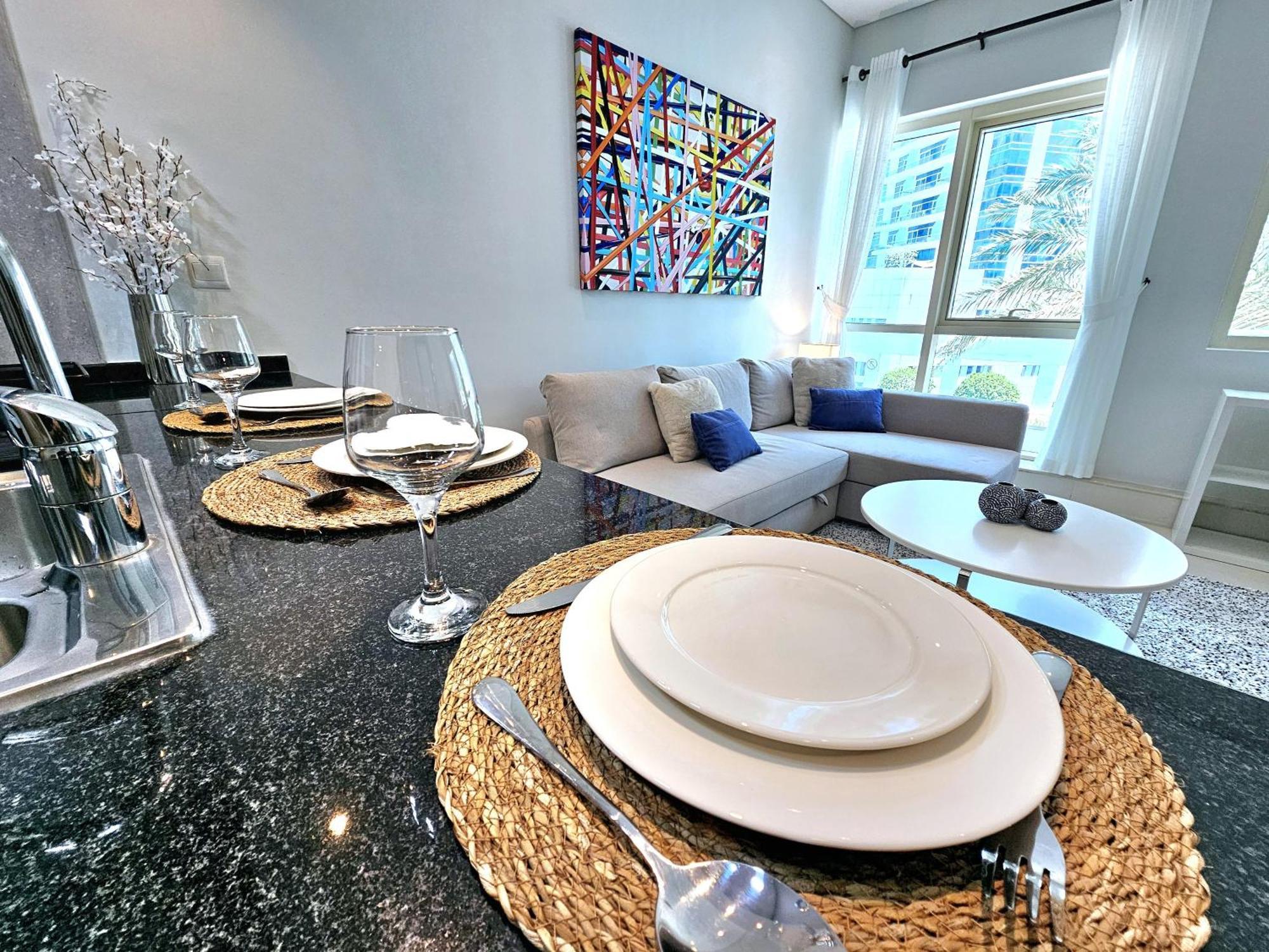 Apartment Sunrise Homes - Poolside 1 Bedroom Near Jbr *