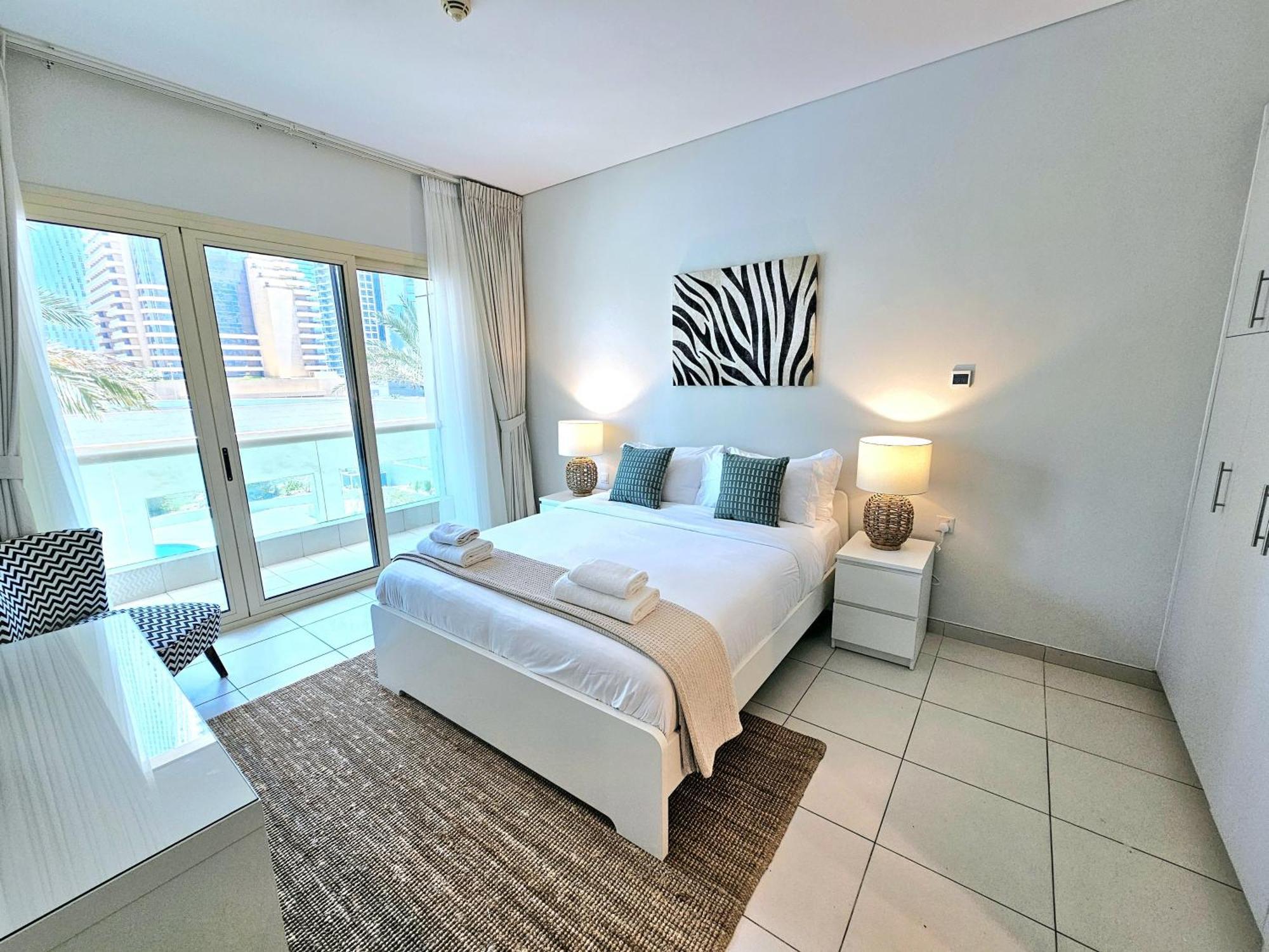 Sunrise Homes - Poolside 1 Bedroom Near Jbr * Dubai