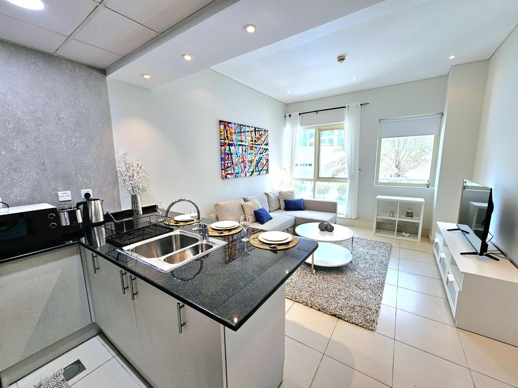 Sunrise Homes - Poolside 1 Bedroom Near Jbr Dubai