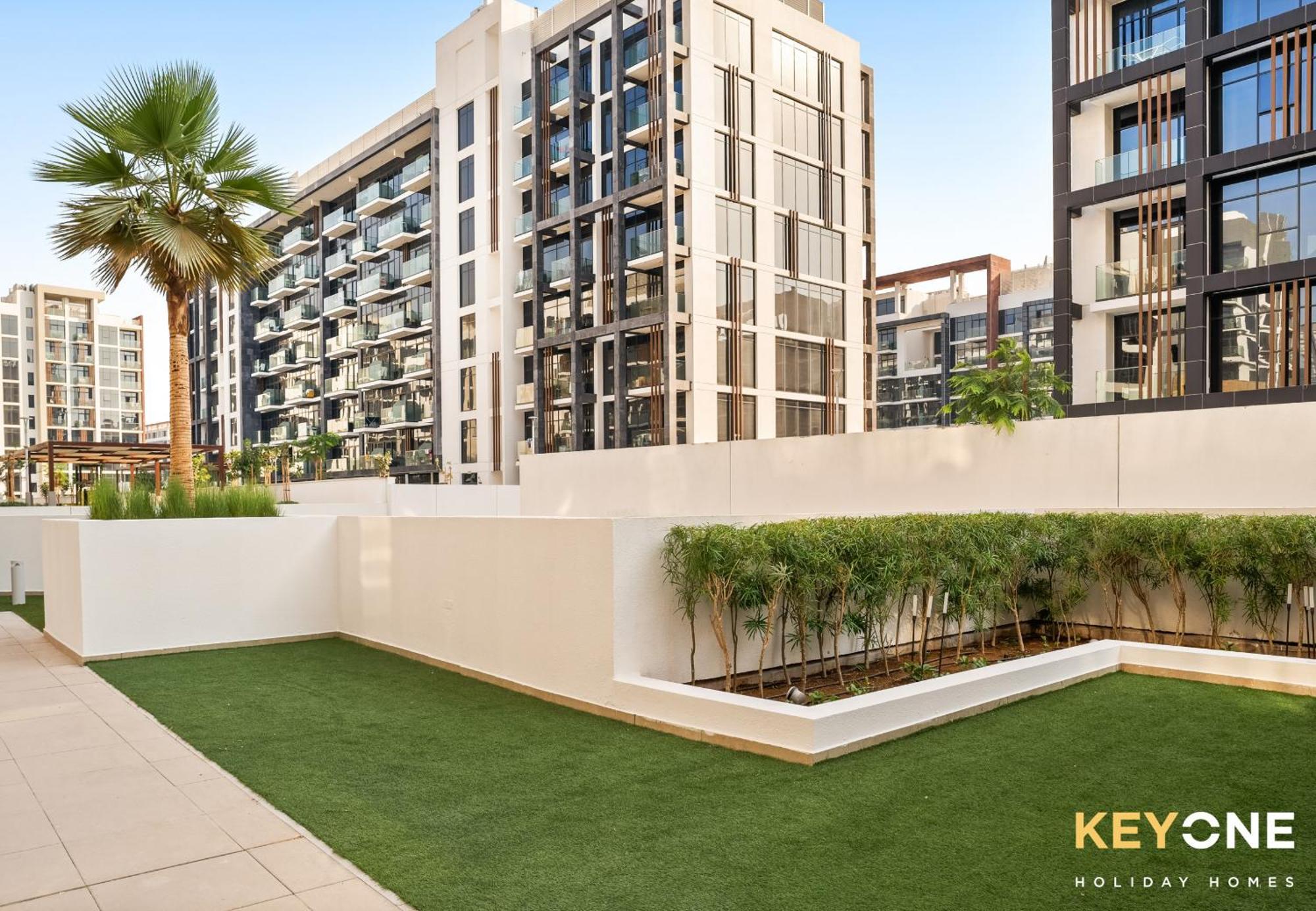 Riviera Radiant 7 *