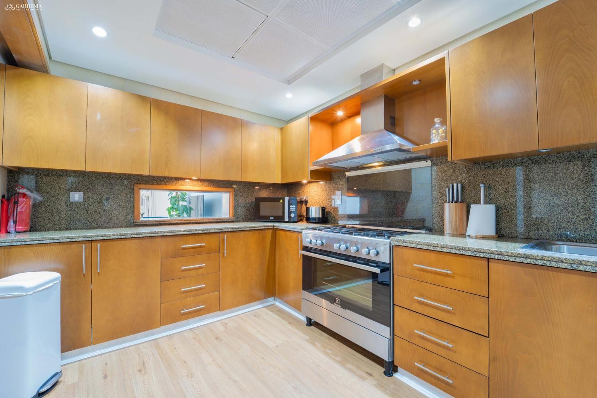 Gardenia Al Fattan Marine Suites: Beachfront Luxury With Sea Views