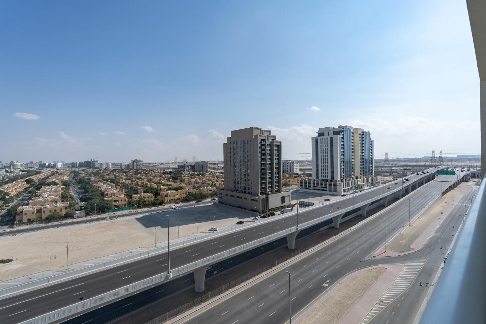 Apartment Summer Offer - Cozy & Budget Friendly Dubai