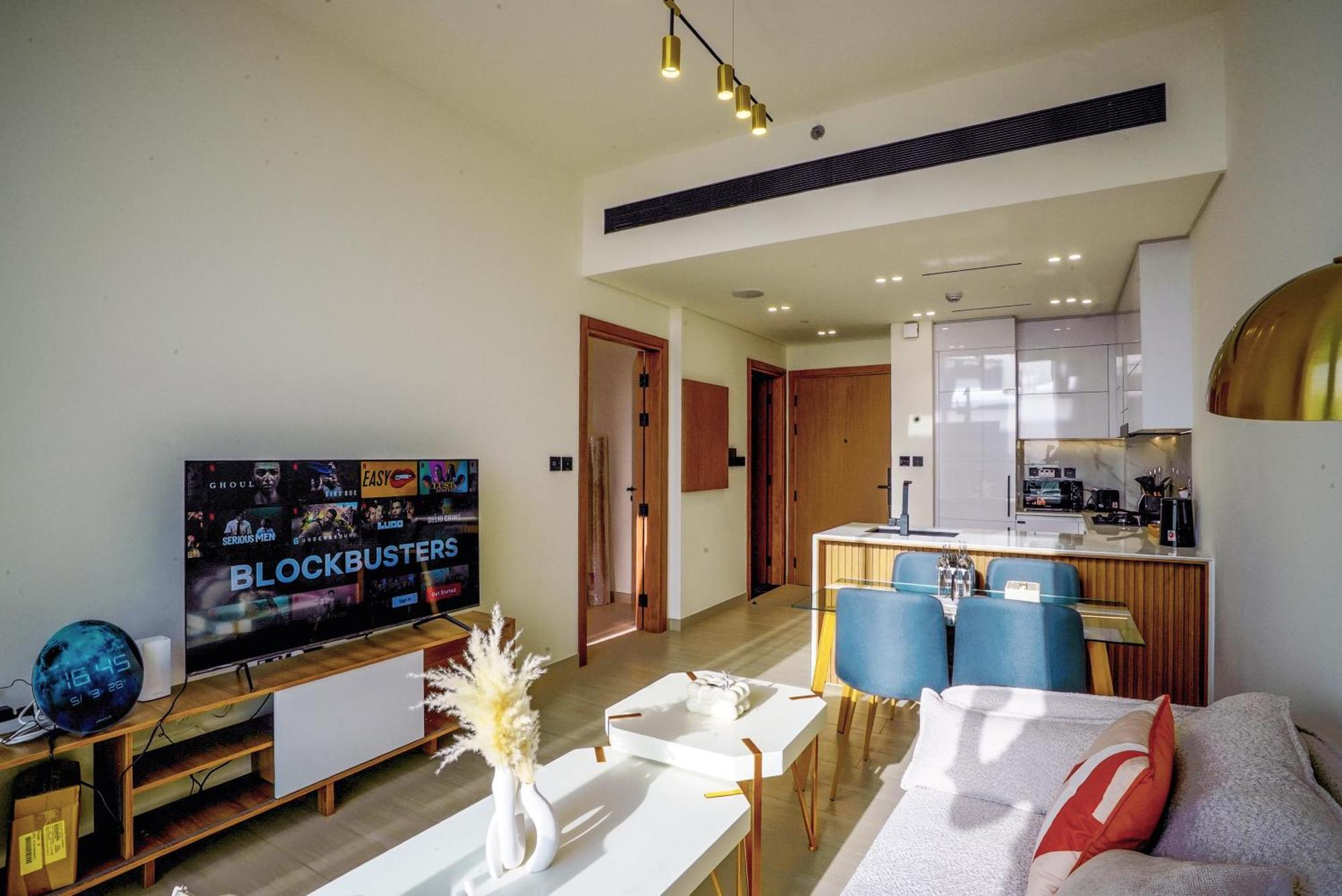 Apartment Elegant 1br In Jvc With Spacious Balcony & Views