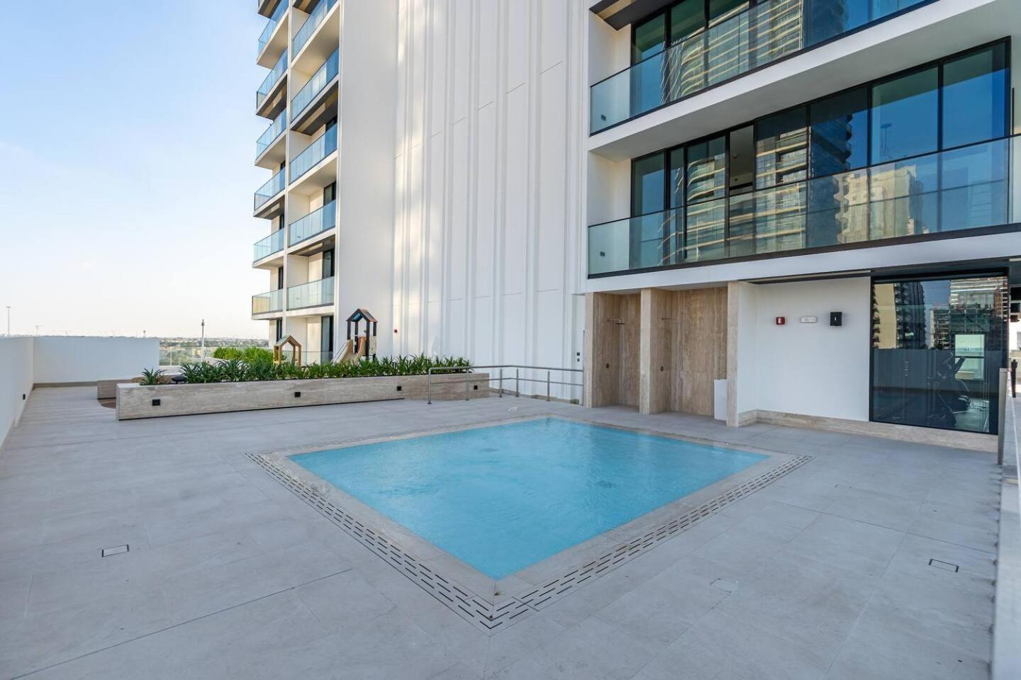Apartment Elegant 1br In Jvc With Spacious Balcony & Views