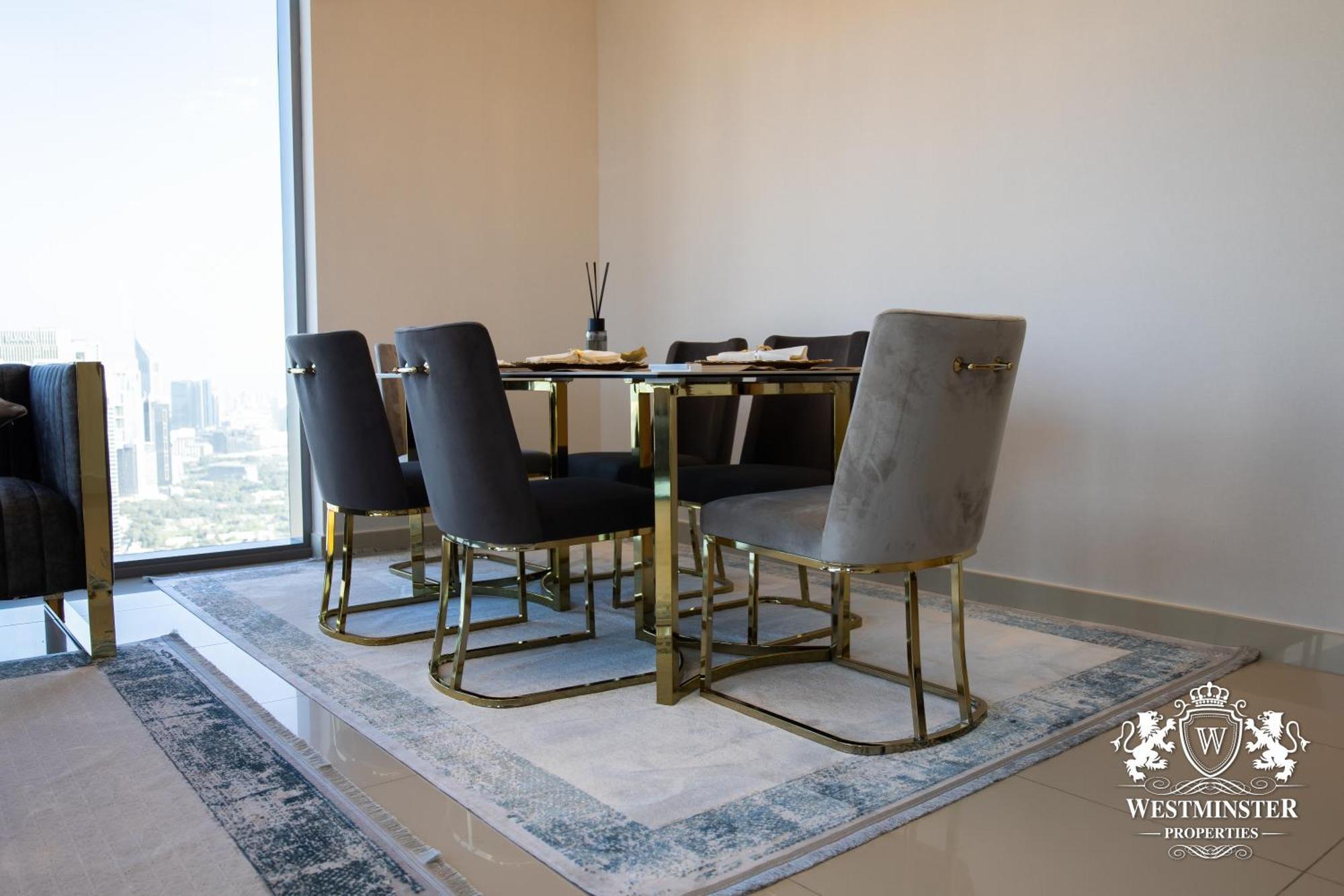 Westminster Boulevard Point Apartment *