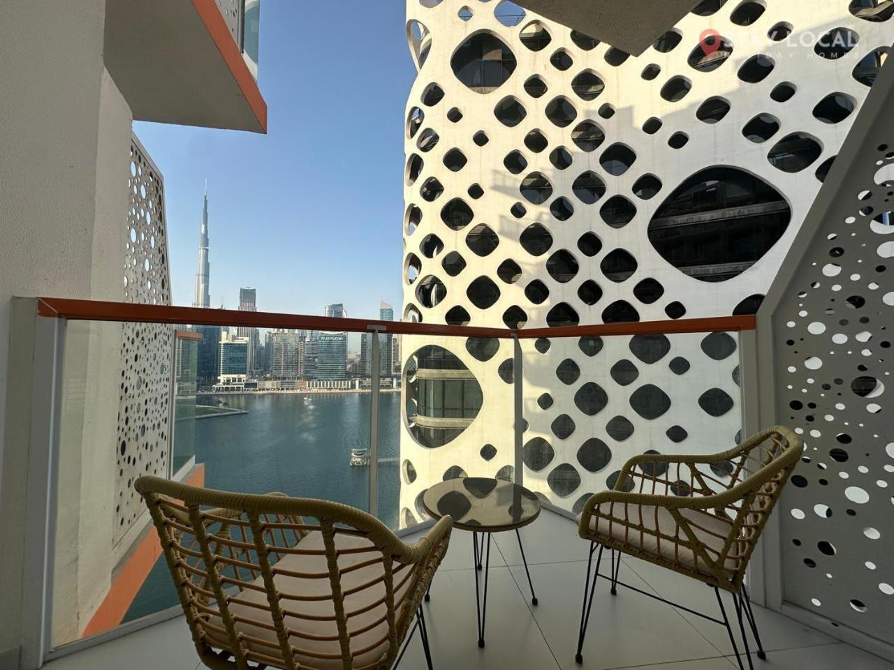 Uptown Getaway Charming With Canal Burj & View * Dubai