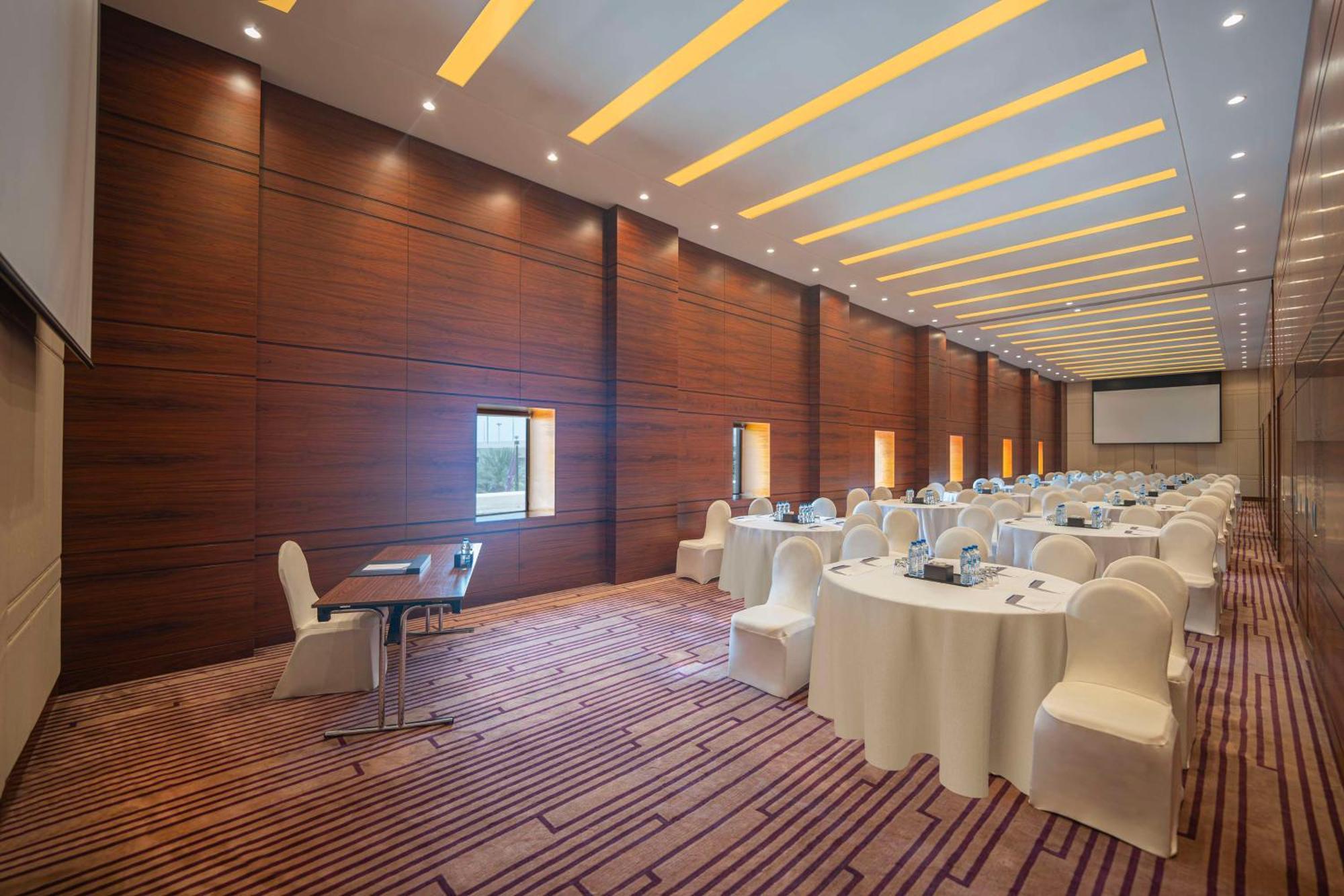 Hyatt Regency - Corniche Hotel Dubai