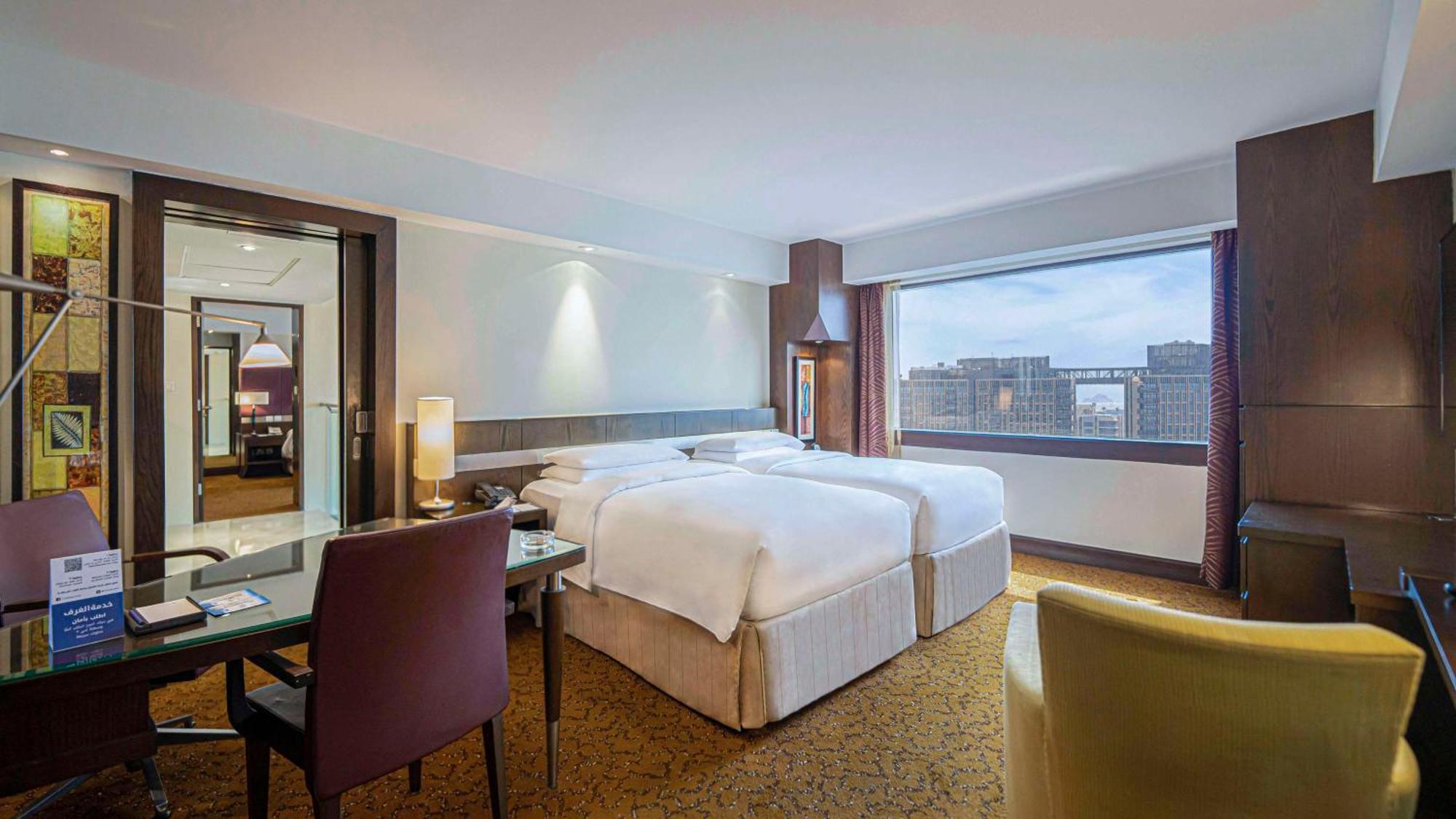 Hyatt Regency - Corniche 5*