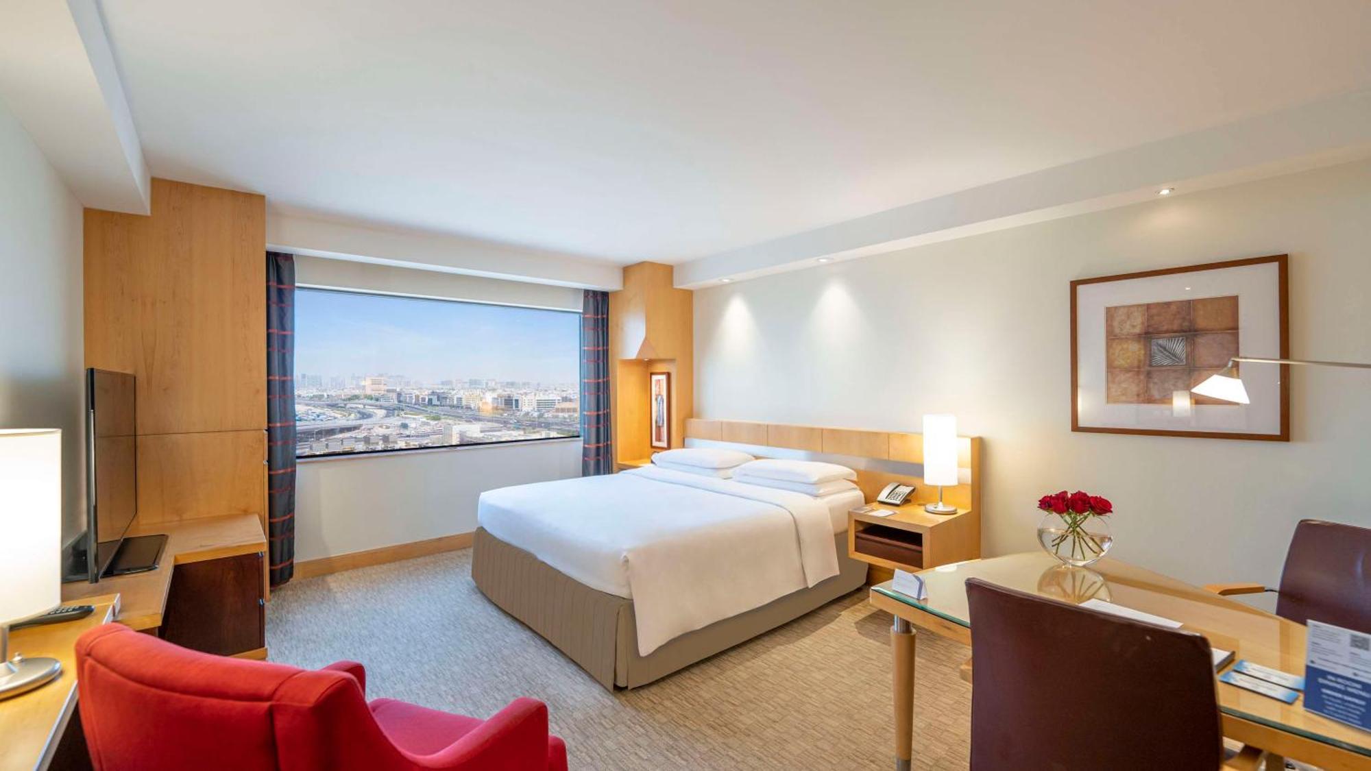 Hyatt Regency - Corniche 5*