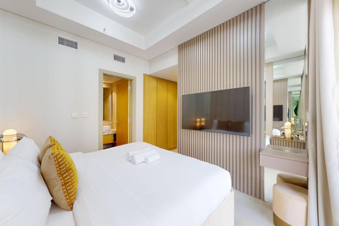 Ay-konic View I 2 Bedroom Aprtment Near Burj Khalifa Dubai