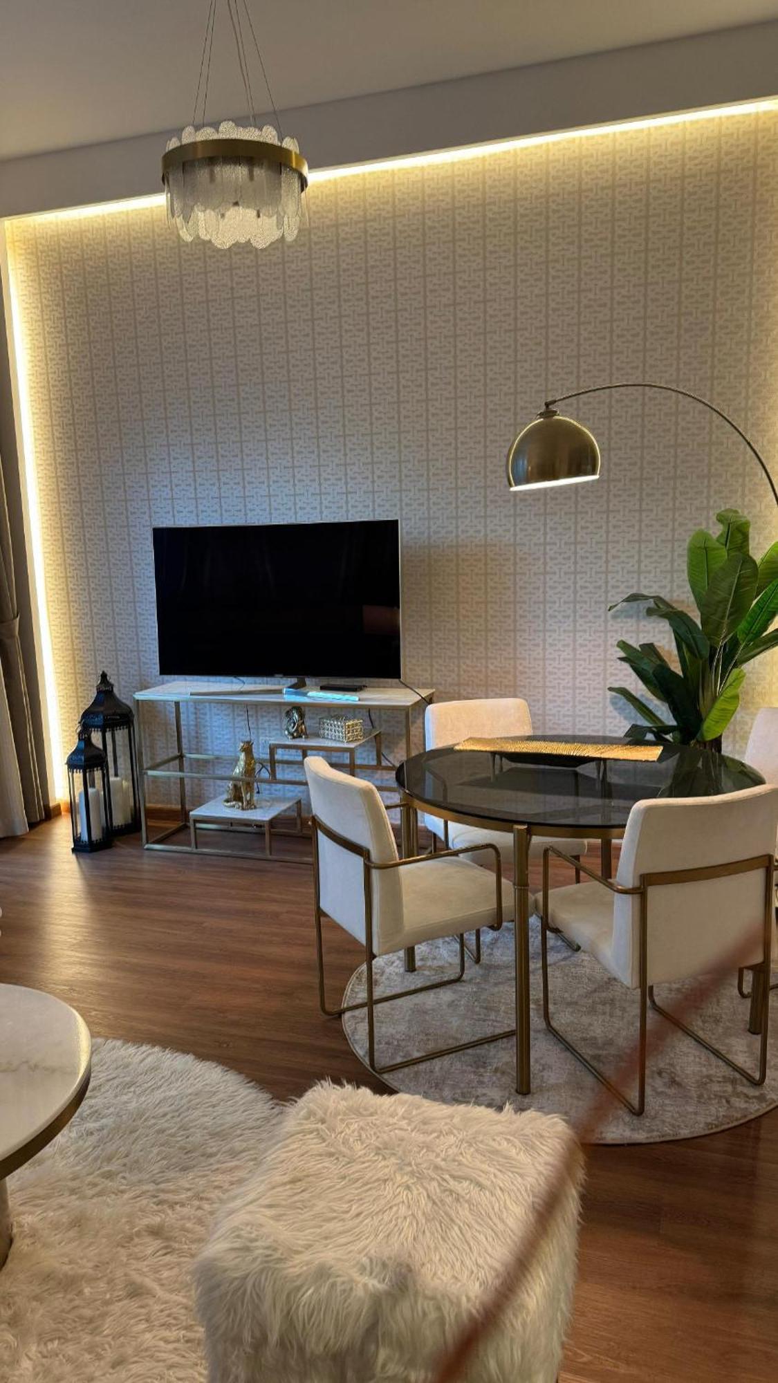 Apartment Mnb Luxury Podcast Style 1bedroom Dubai