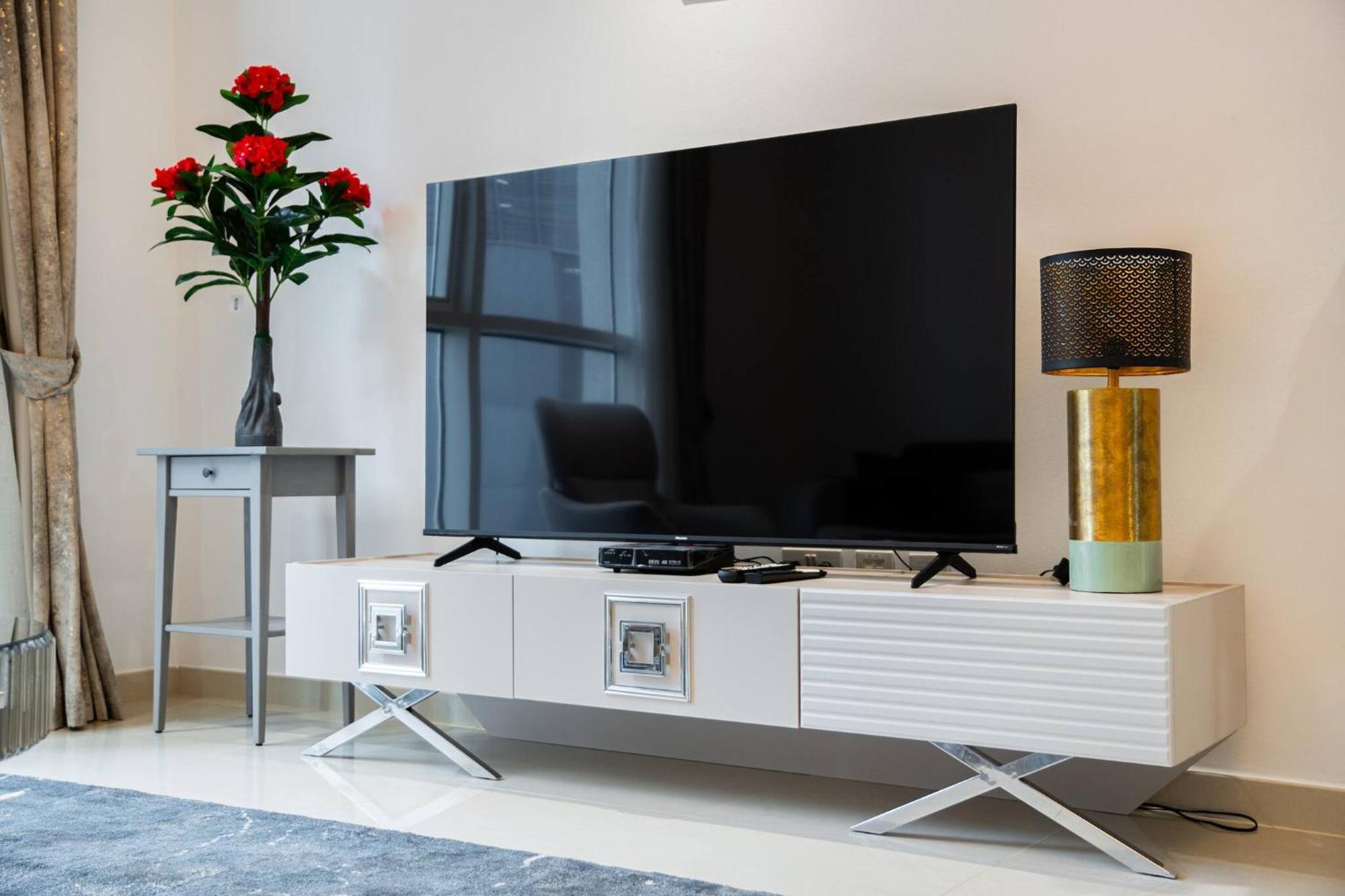 Apartment Elegant Escapes - Homely 1b In Dunya Tower *