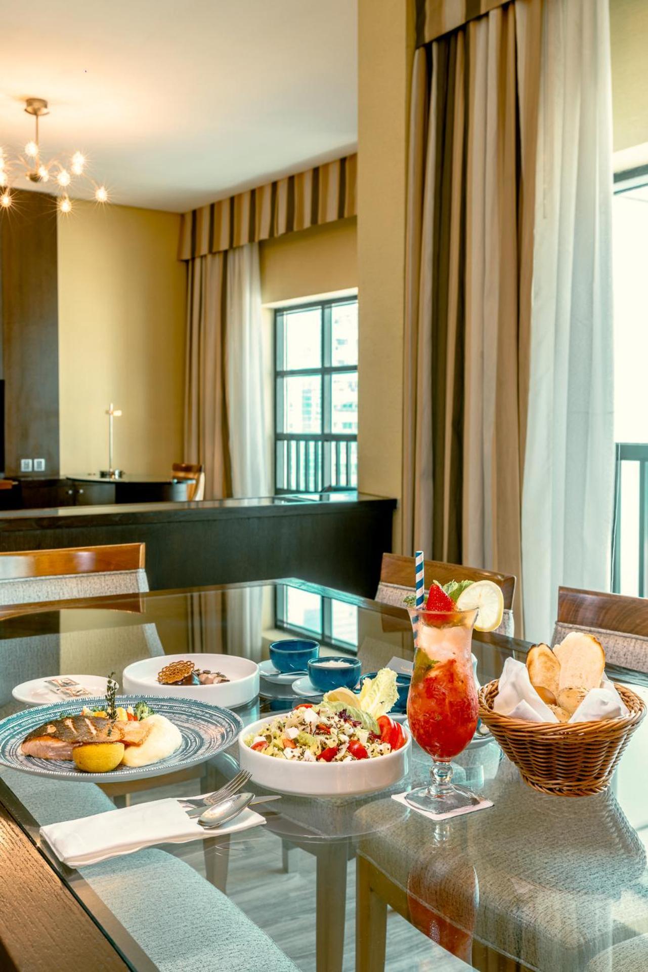 Time Oak & Hotel 4*