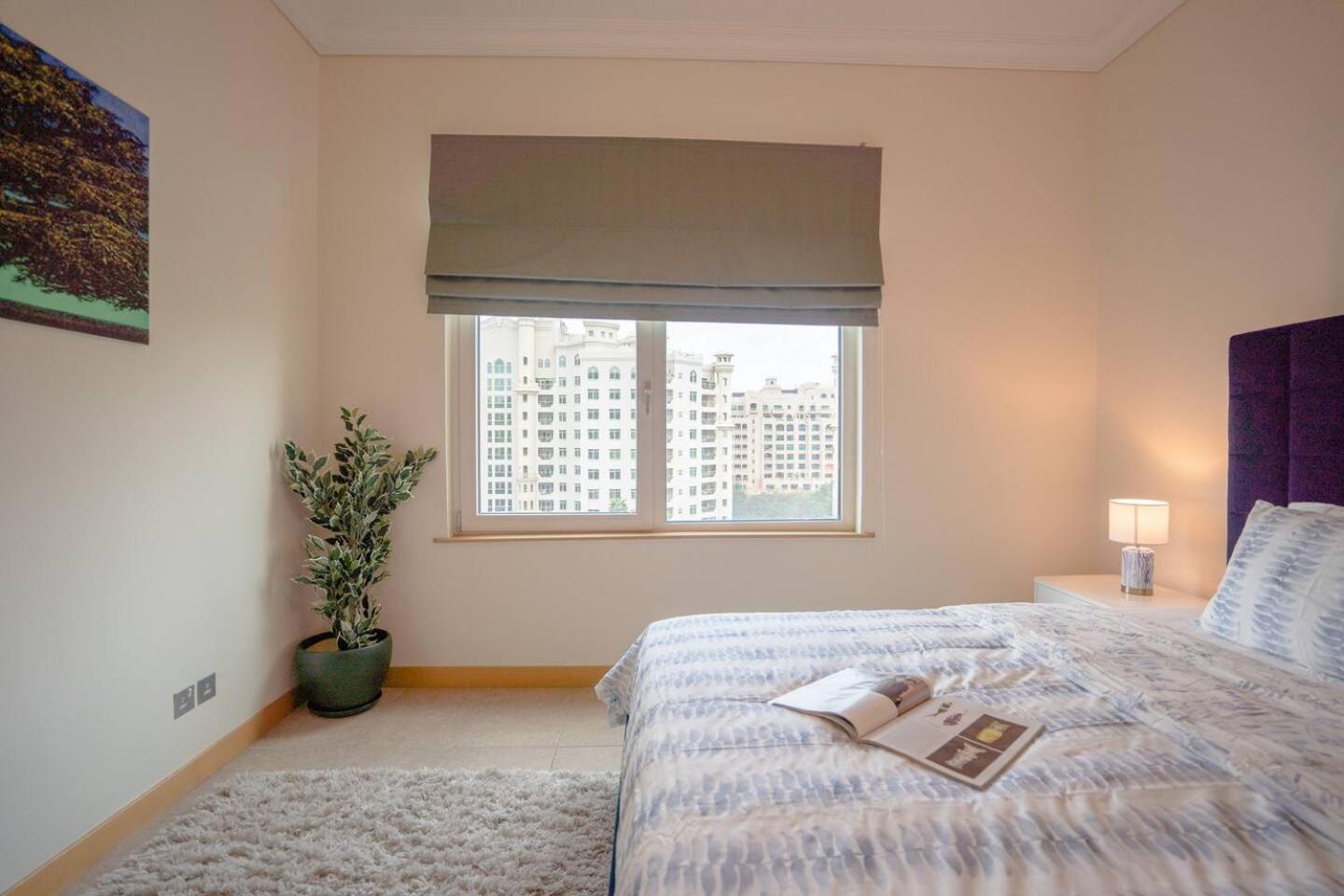 The Palm Luxury 4-Br Beach Club Access Dubai Apartment *