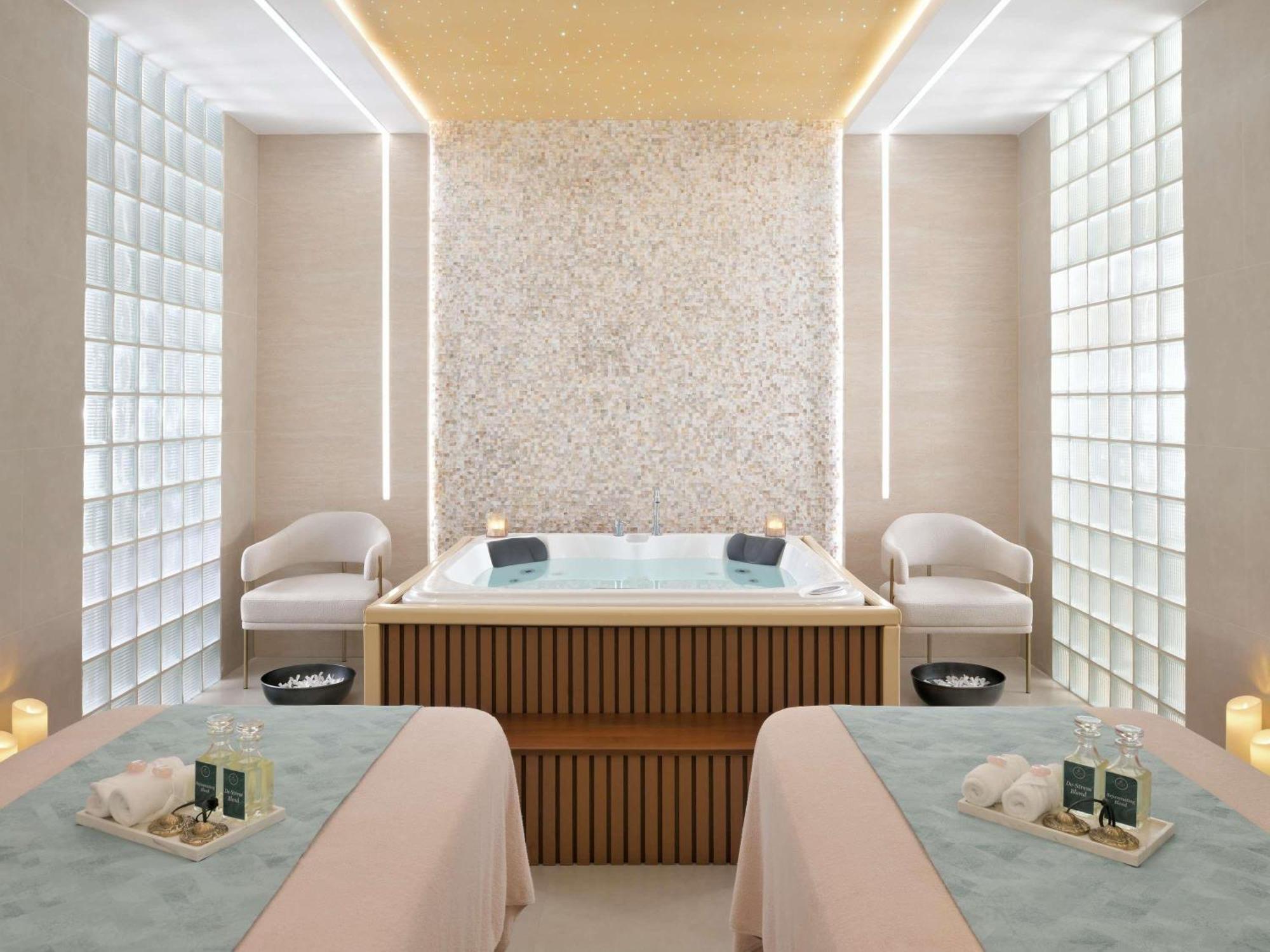 Swissotel Al Murooj 5* Dubai