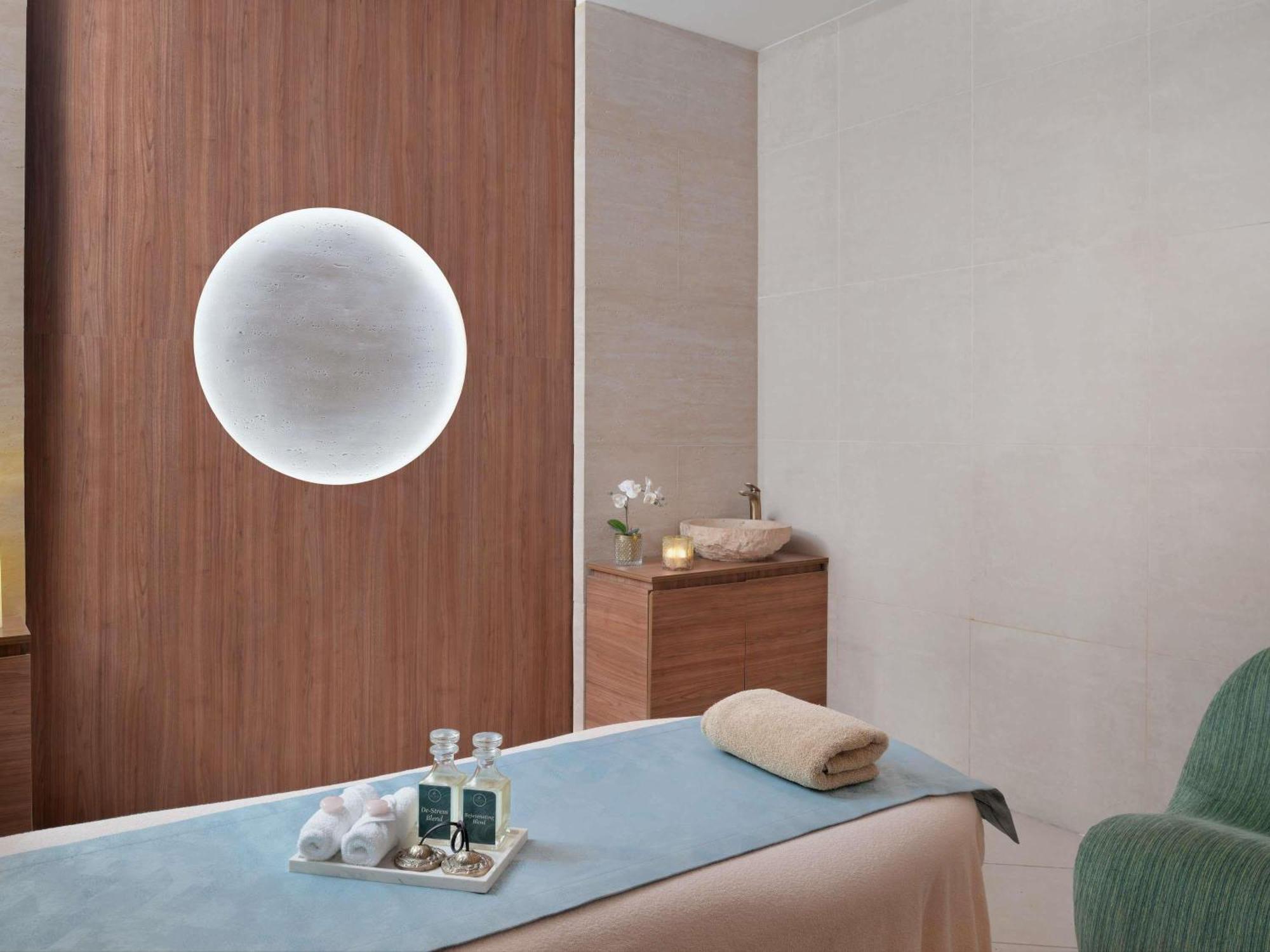 Swissotel Al Murooj Hotel 5*