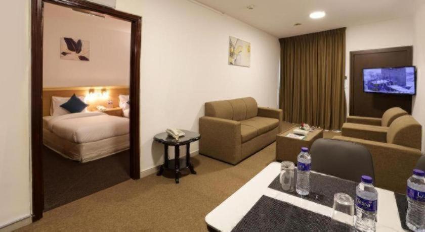 Click Grand - Bur Hotel 2*