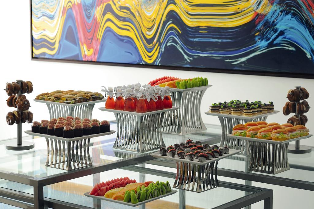 Hotel Avani Deira 5*