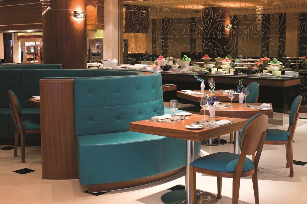 Hotel Avani Deira 5*