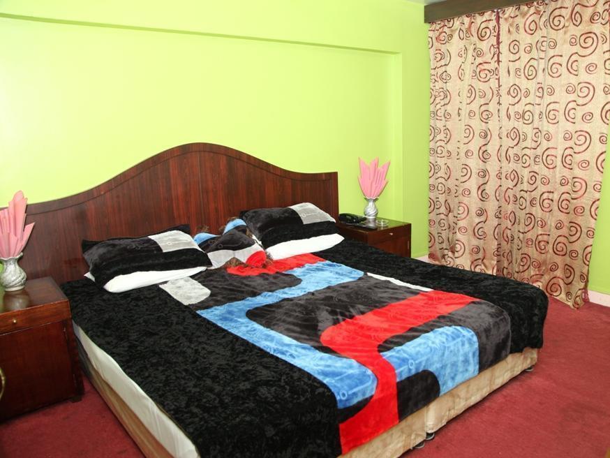 Oyo 270 Dream Land