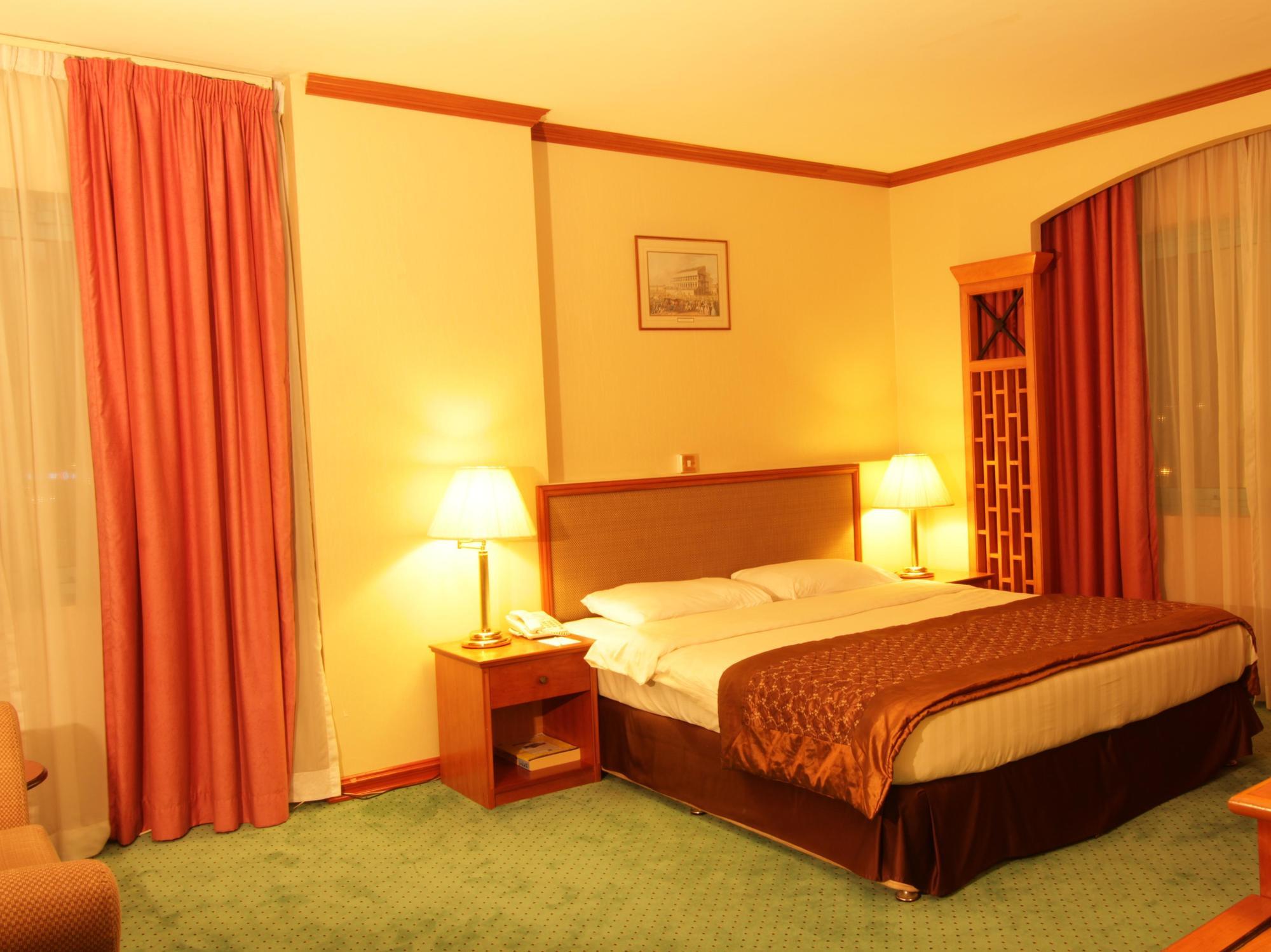Hotel The George By Saffron, Creek 3*
