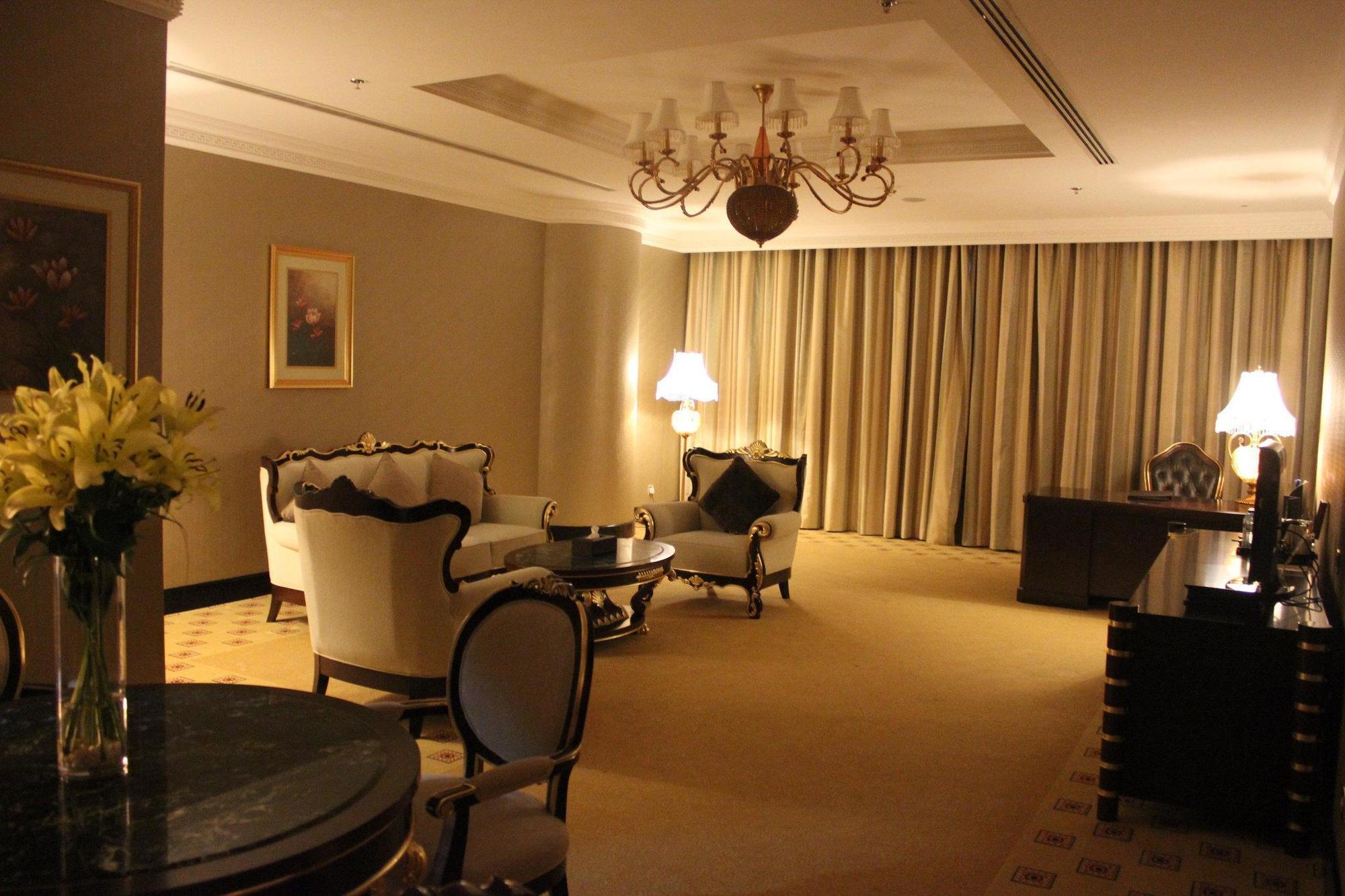 Grand Excelsior Al Barsha Hotel 4*