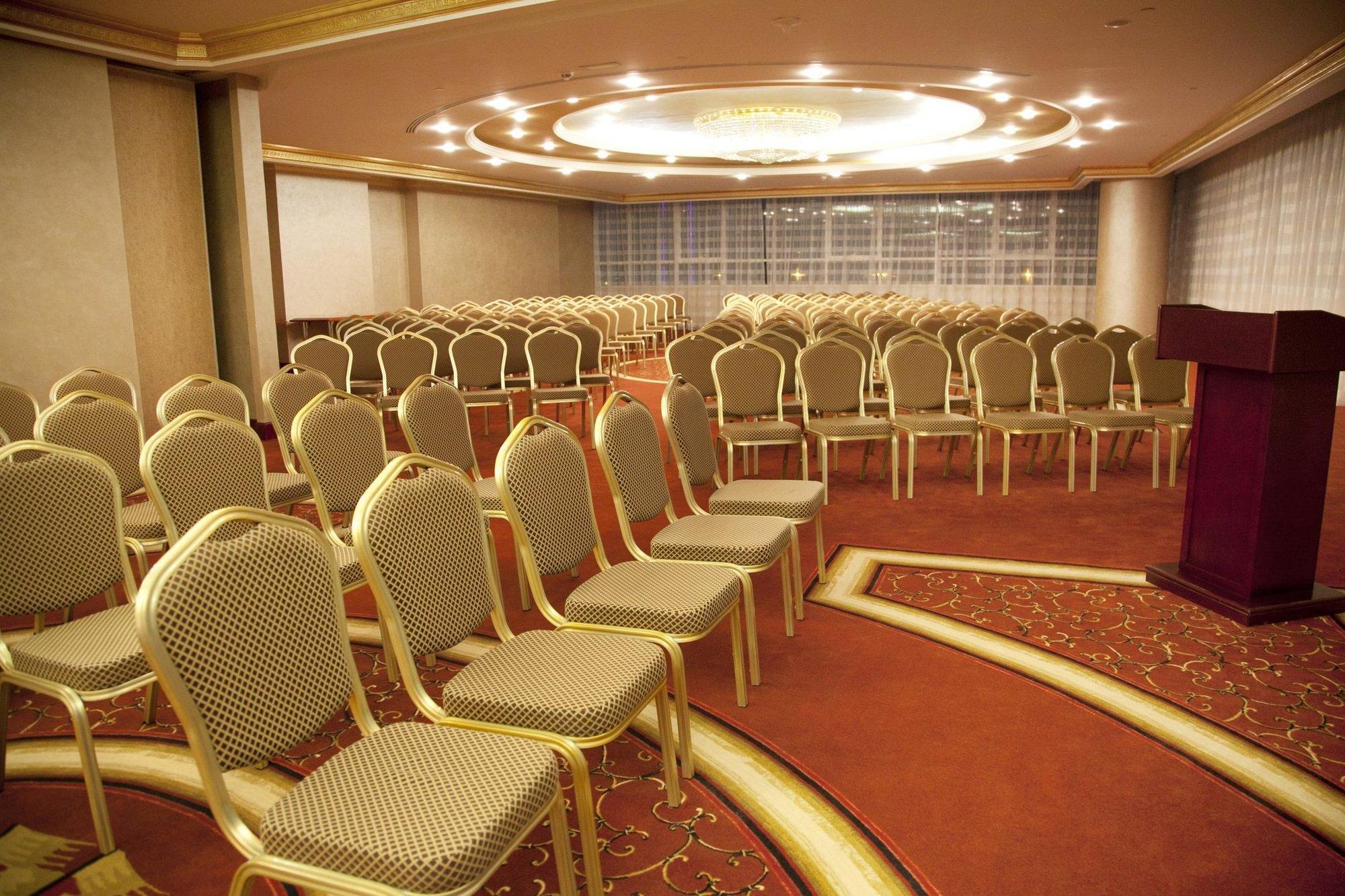 Grand Excelsior Al Barsha Hotel