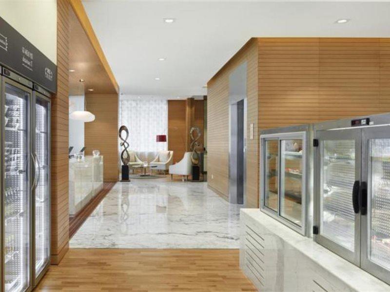 Hyatt Place Baniyas Square 4* Dubai