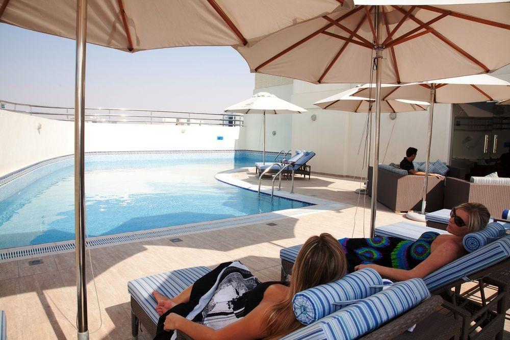 Hotel Grand Excelsior Al Barsha 4*