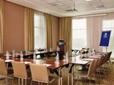 Holiday Inn Express Dubai Jumeirah, An Ihg Hotel 2*