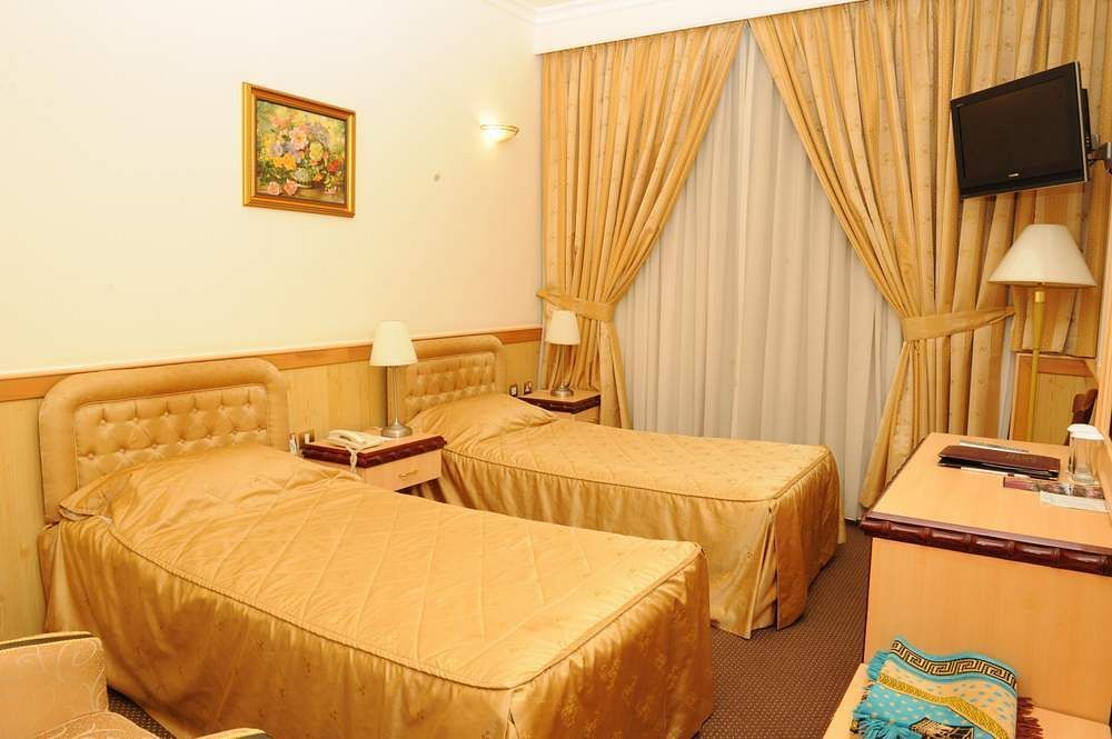 Kings Park Hotel