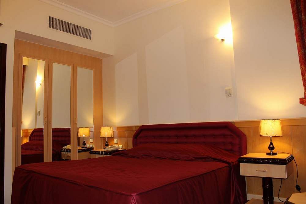 Kings Park Hotel 3*