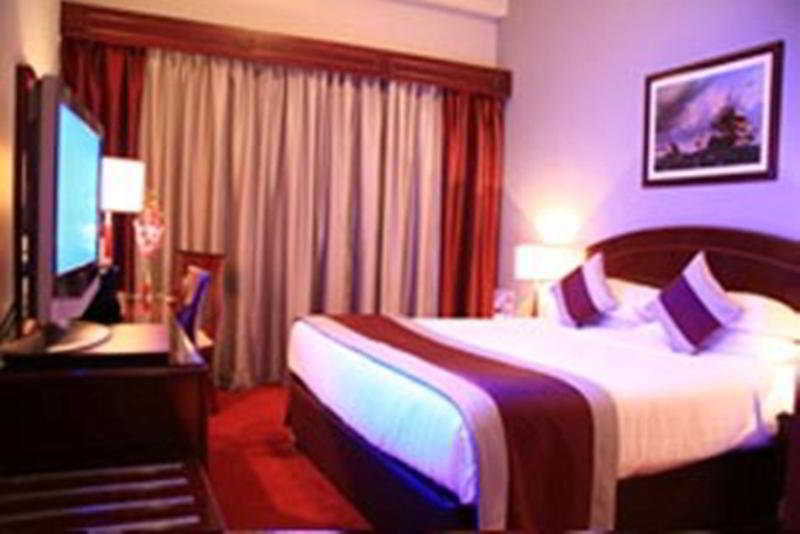 Broadway Hotel 3*