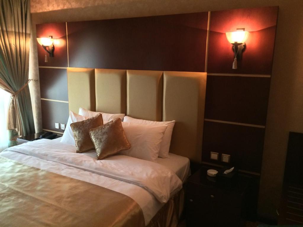 Kings Park Hotel