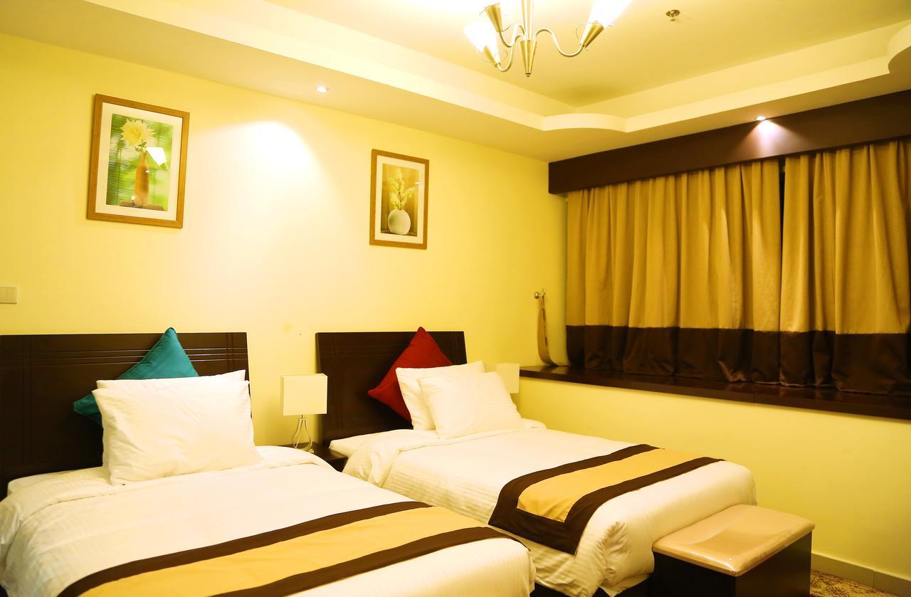Travellers Aparthotel 4*