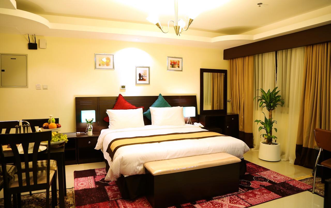 Travellers Aparthotel 4*