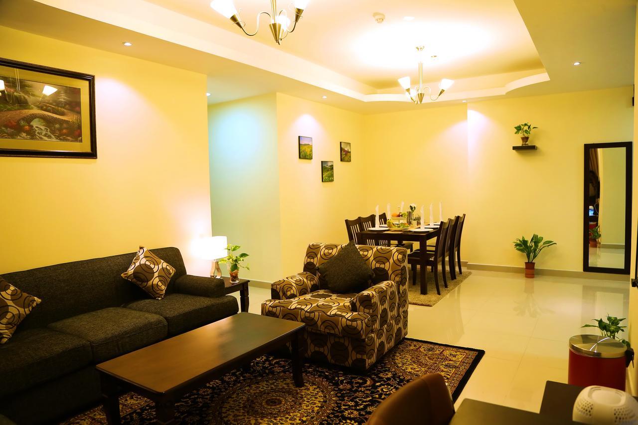 Travellers Aparthotel 4*