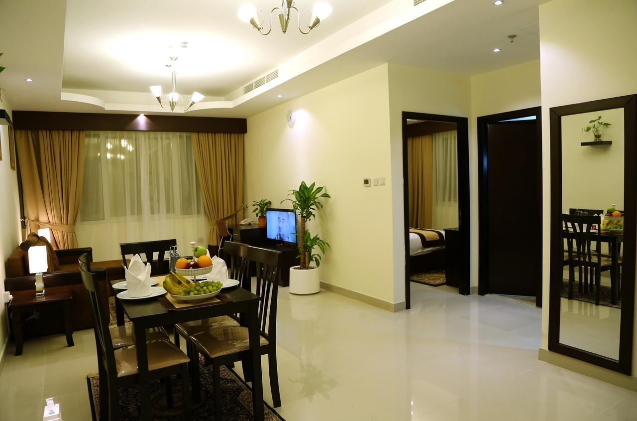 Travellers Aparthotel 4*