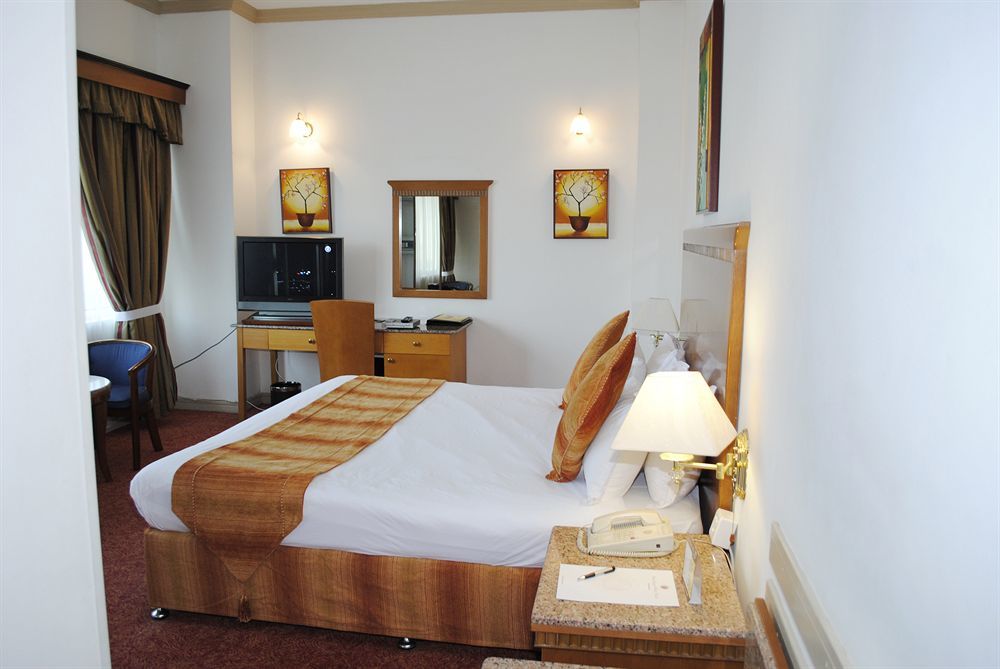 Hotel Ramee Guestline 2*