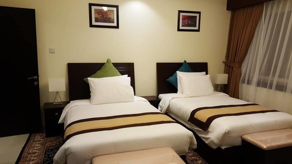 Aparthotel Travellers 4*