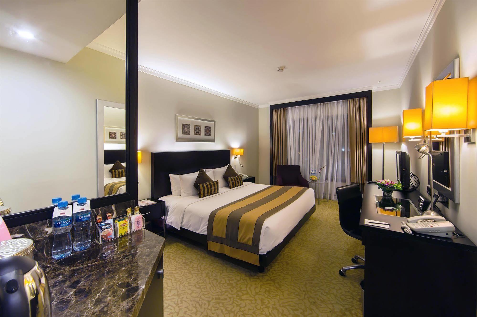 Ramada Plaza By Wyndham Deira 4*