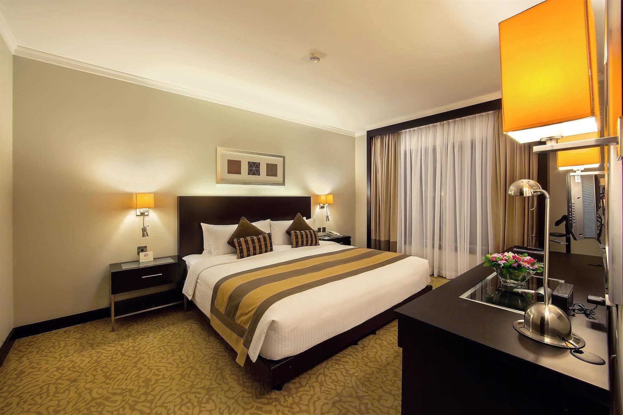 Hotel Ramada Plaza By Wyndham Deira 4*