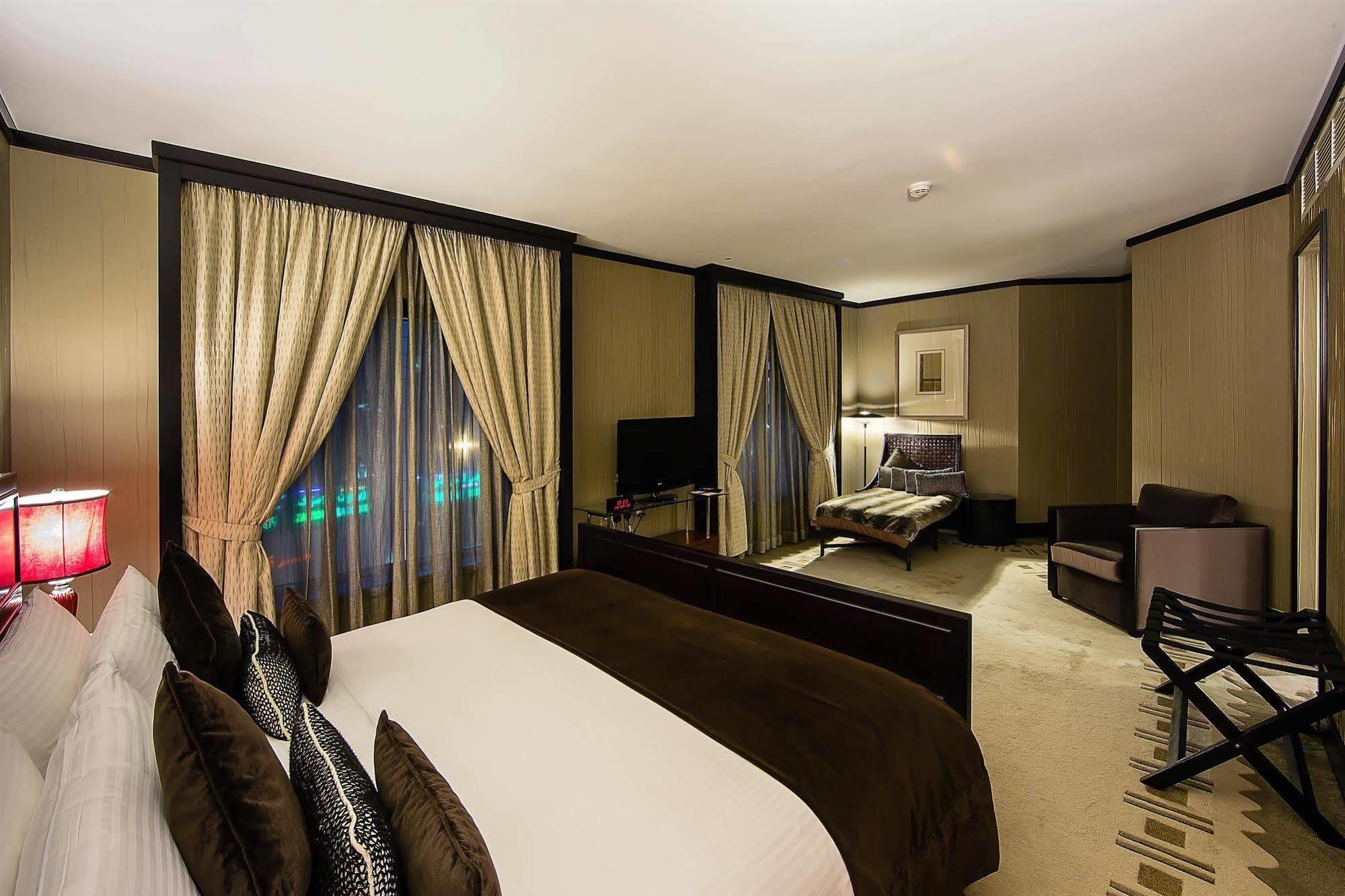Ramada Plaza By Wyndham Deira 4*