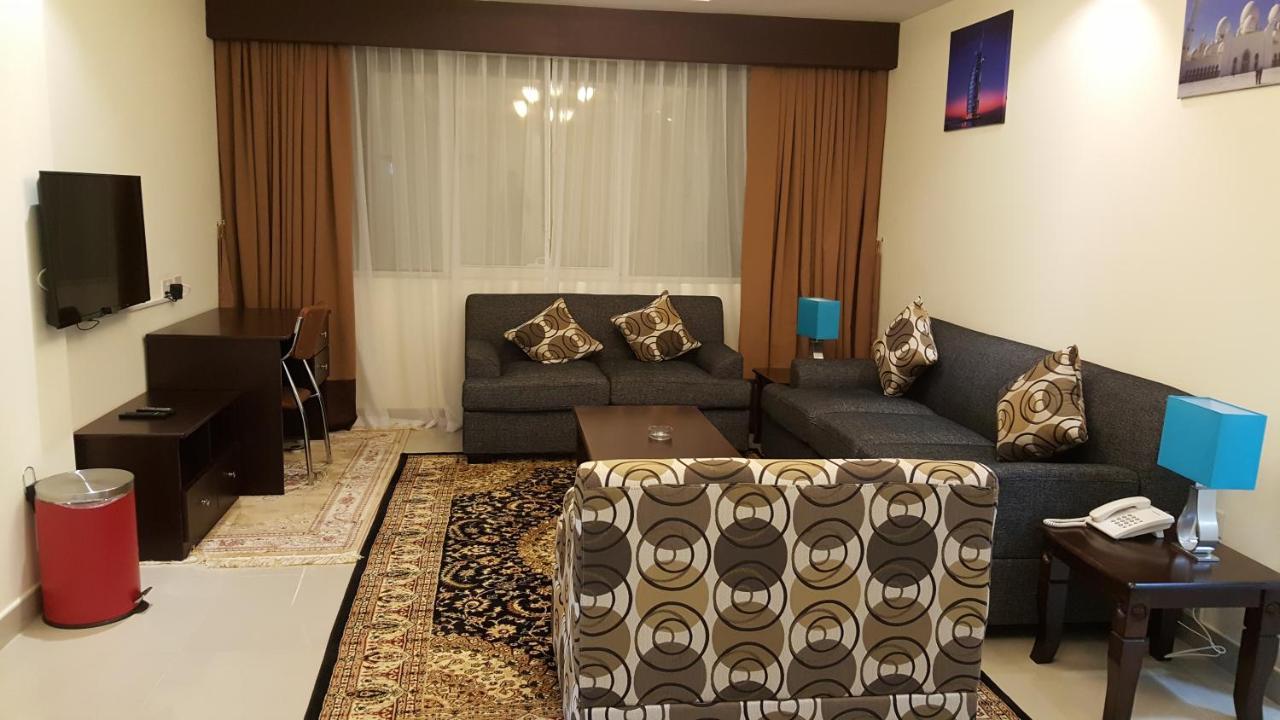 Travellers Aparthotel 4*
