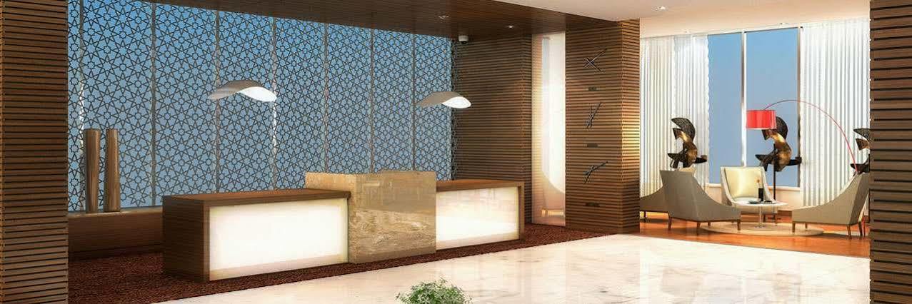 Hyatt Place Baniyas Square 4* Dubai