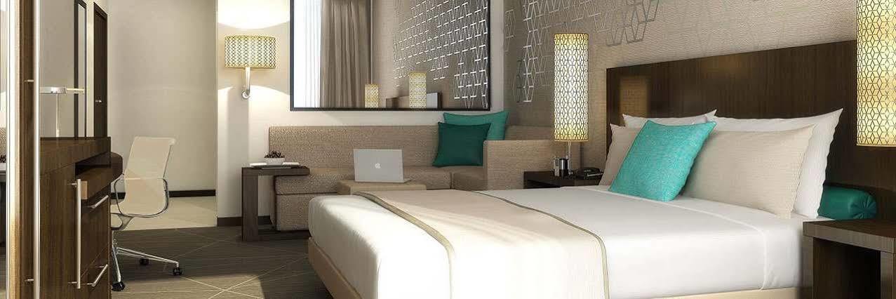 Hyatt Place Baniyas Square Hotel 4*