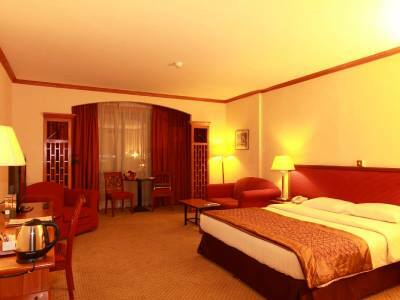 The George By Saffron, Creek Hotel