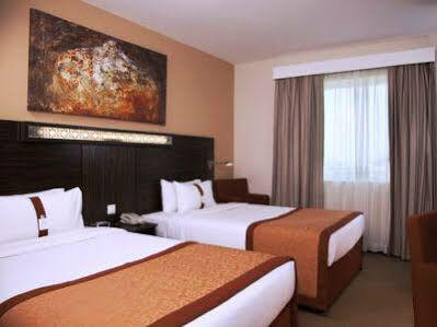 Express Dubai, Jumeirah By Ihg