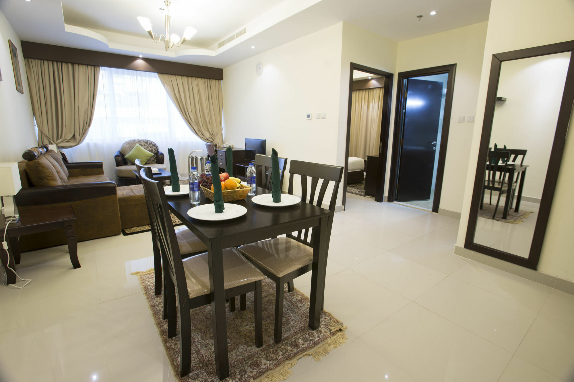 Travellers Aparthotel 4*